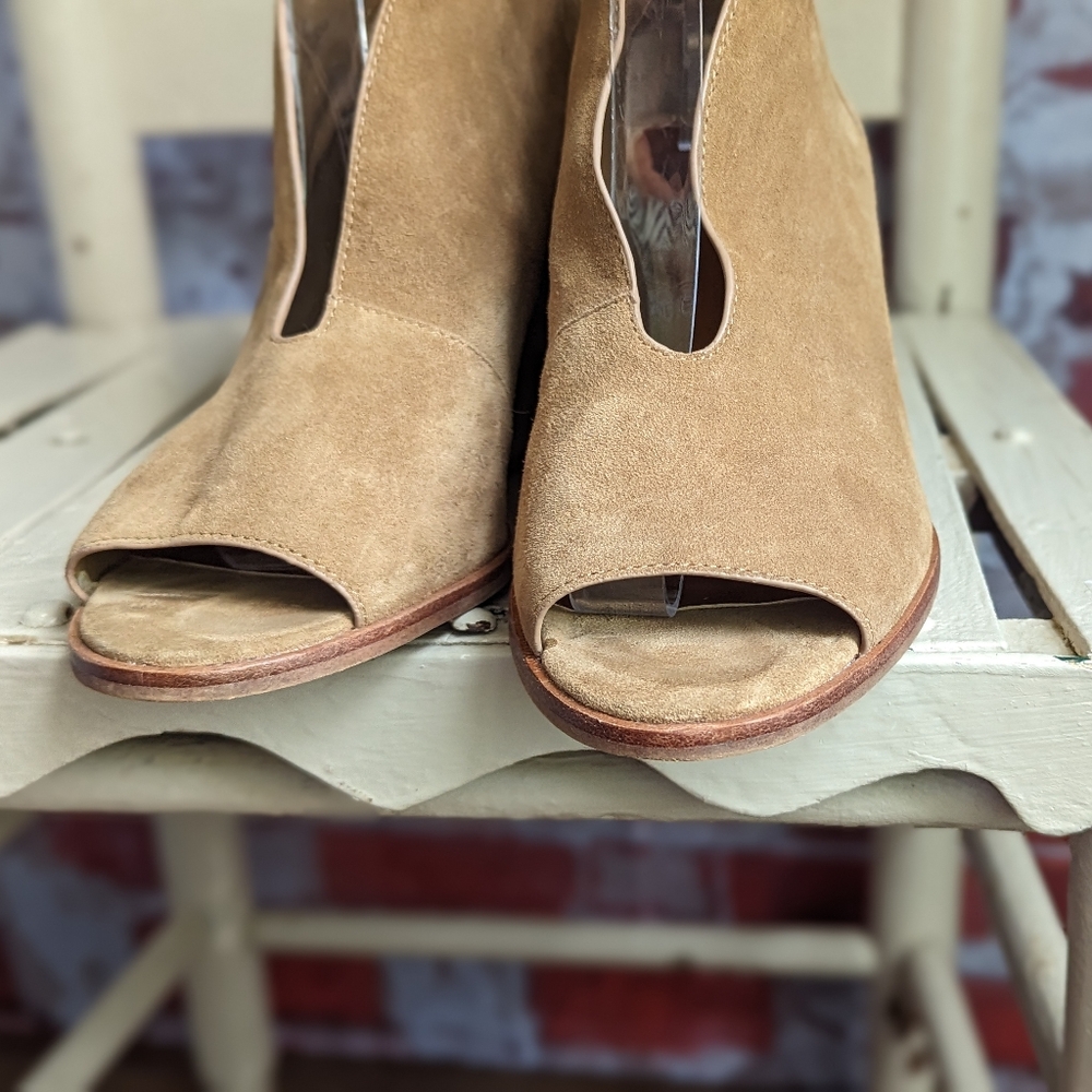 1. State booties - Picture 4 of 14